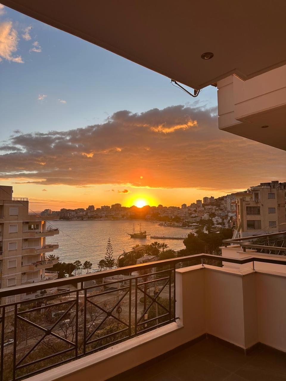 Vista Mozzafiato Lägenhet Sarandë Exteriör bild
